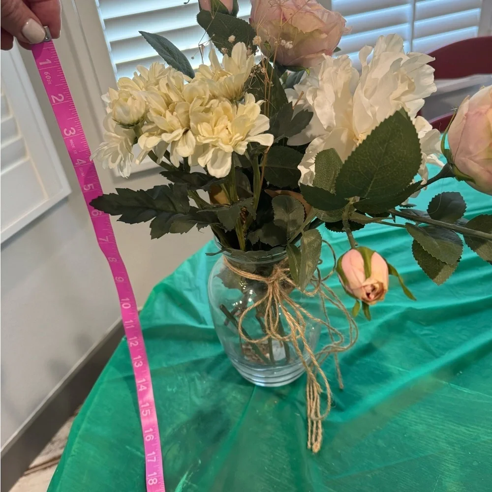 FAUX FLOWERS! Neutral/natural coloring: great for any room in the house! Zoom in